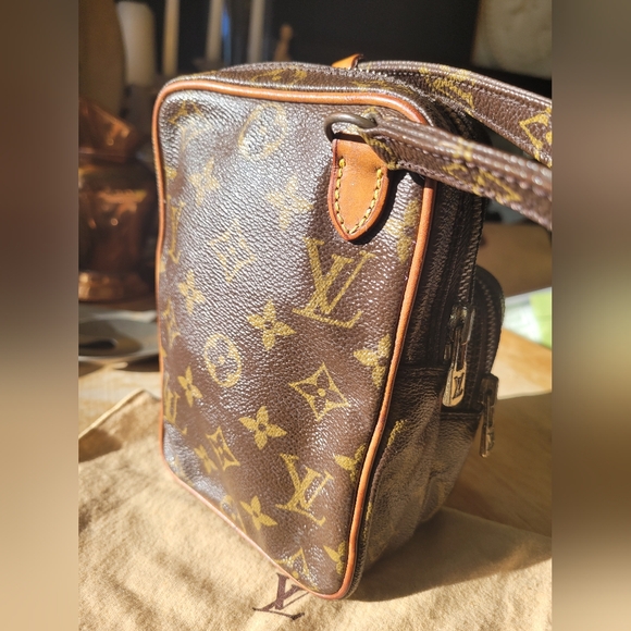 Louis Vuitton Amazone Bag - Picture 3 of 6